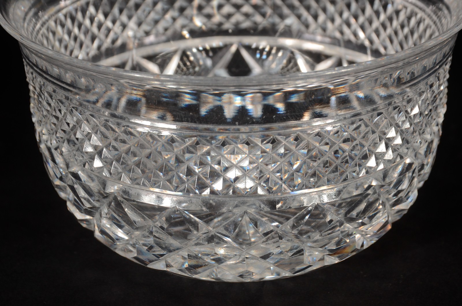 Diversas peças, sendo: Seis taças para cognac de cristal lapidado e 6... - foto 5 de 9