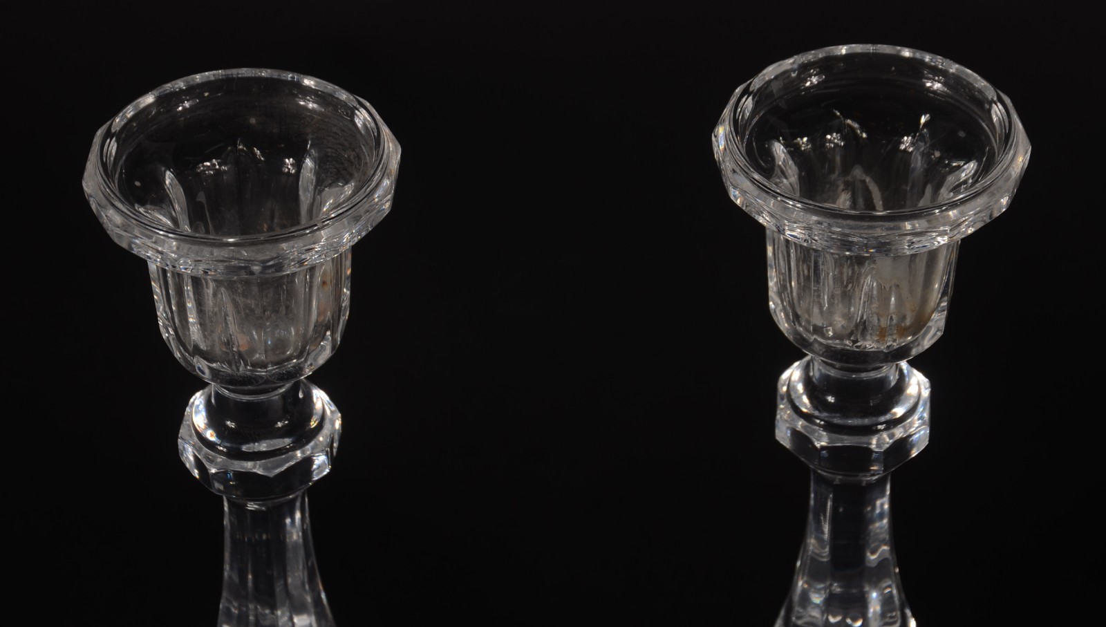 Diversas peças de cristal, sendo: 6 copinhos para licor com base... - foto 3 de 11