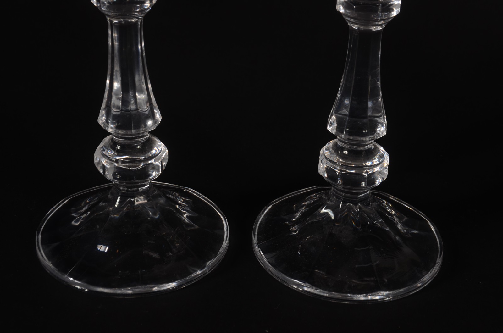 Diversas peças de cristal, sendo: 6 copinhos para licor com base... - foto 4 de 11