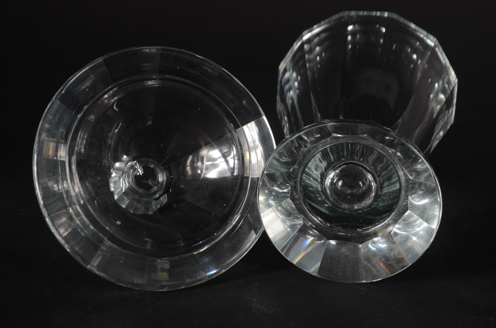 Diversas peças de cristal, sendo: 6 copinhos para licor com base... - foto 8 de 11