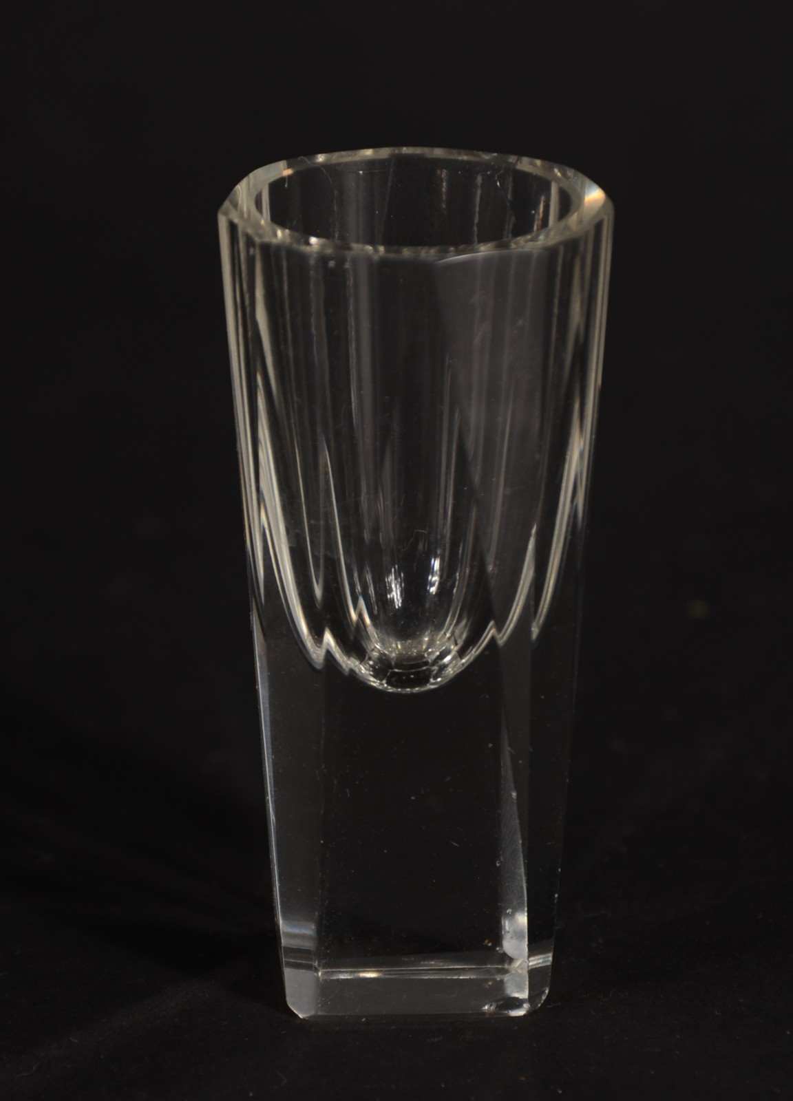 Diversas peças de cristal, sendo: 6 copinhos para licor com base... - foto 10 de 11