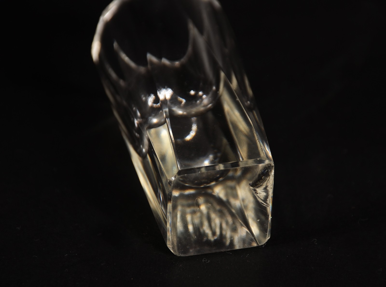 Diversas peças de cristal, sendo: 6 copinhos para licor com base... - foto 11 de 11