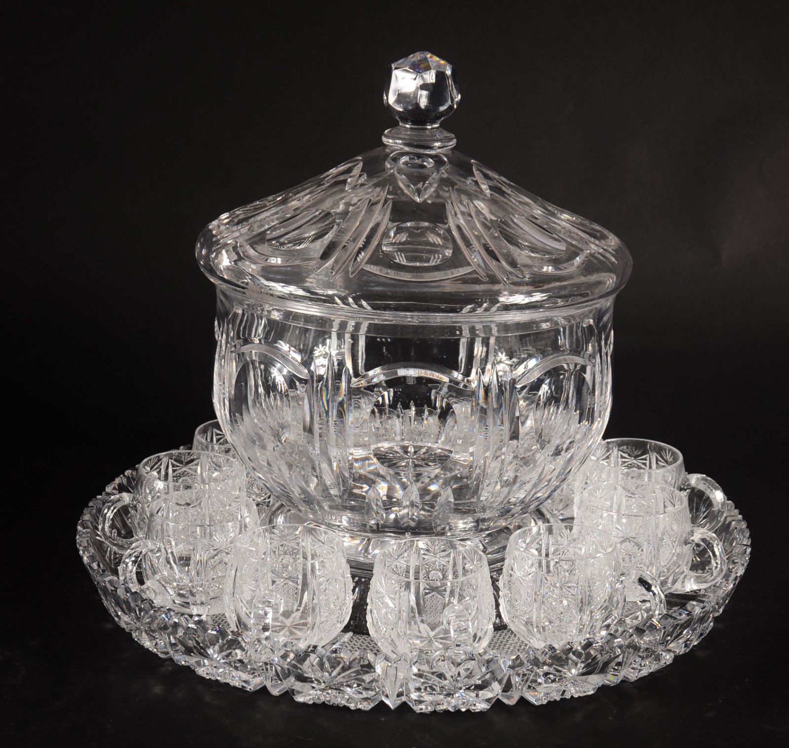 Conjunto de poncheira de cristal lapidado com 11 taças (outra... - foto 1 de 11