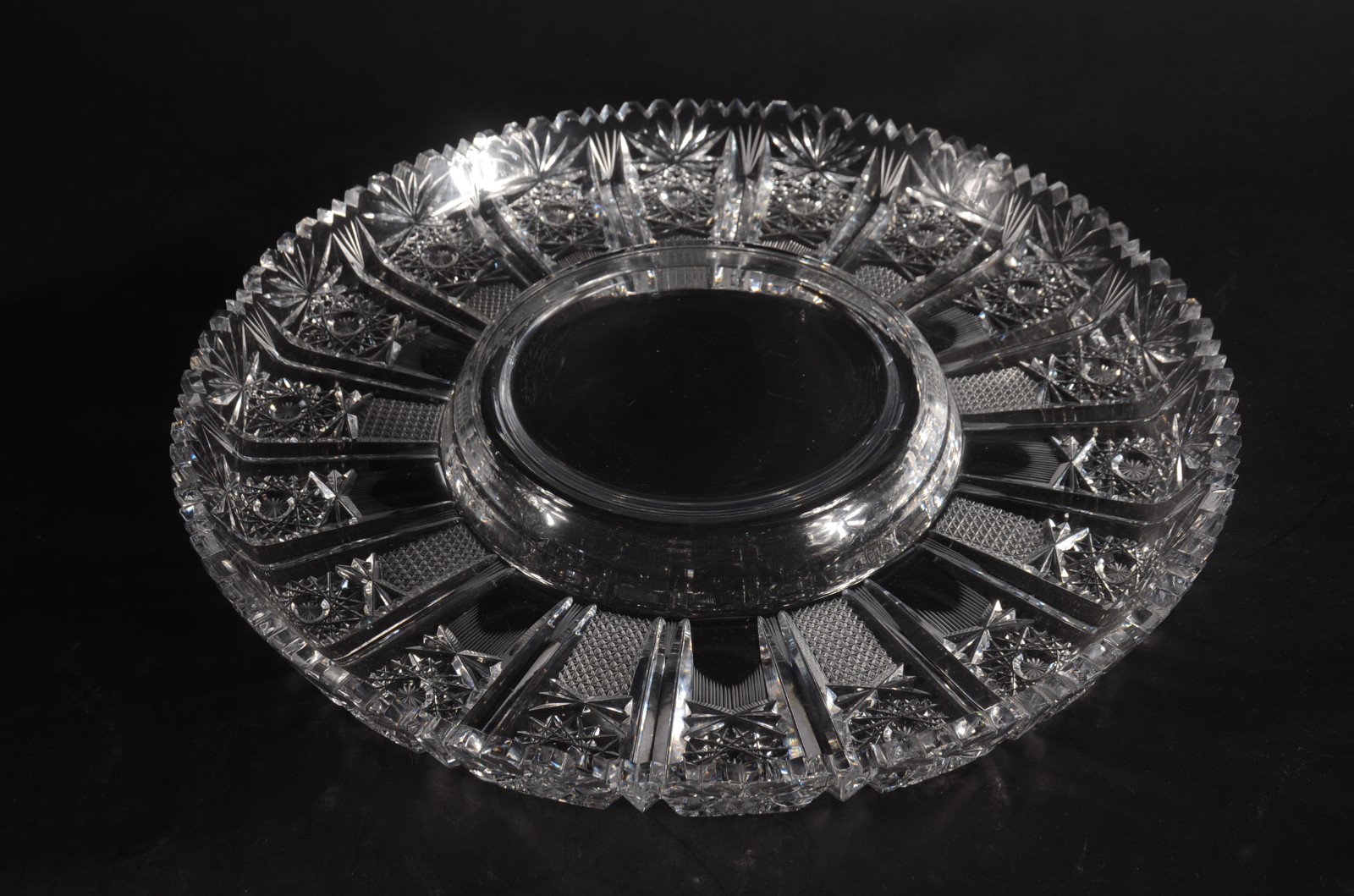Conjunto de poncheira de cristal lapidado com 11 taças (outra... - foto 2 de 11