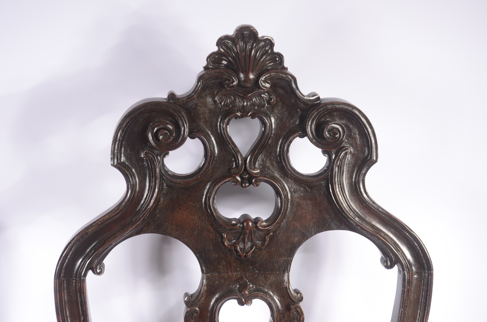 Conjunto com 8 cadeiras para sala de jantar de madeira nobre, estilo... - foto 2 de 11