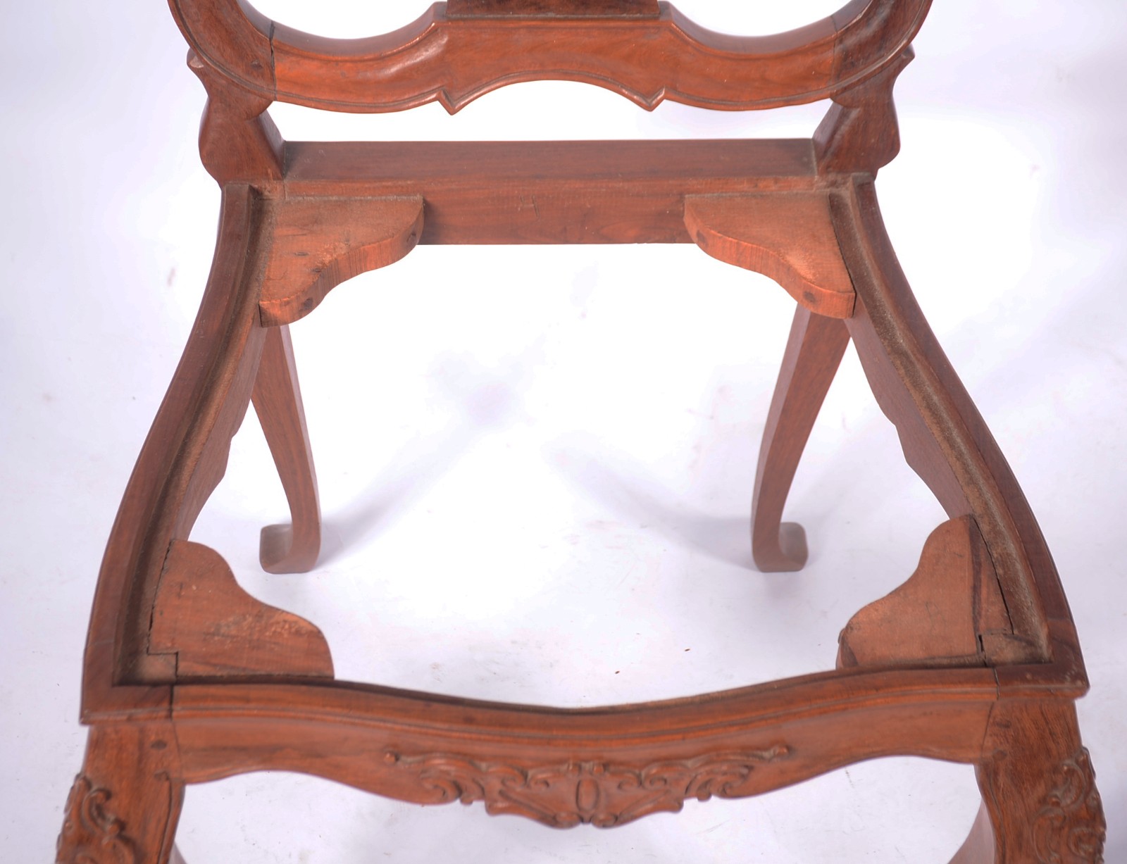 Conjunto com 6 cadeiras de madeira nobre para sala de jantar, estilo... - foto 9 de 9