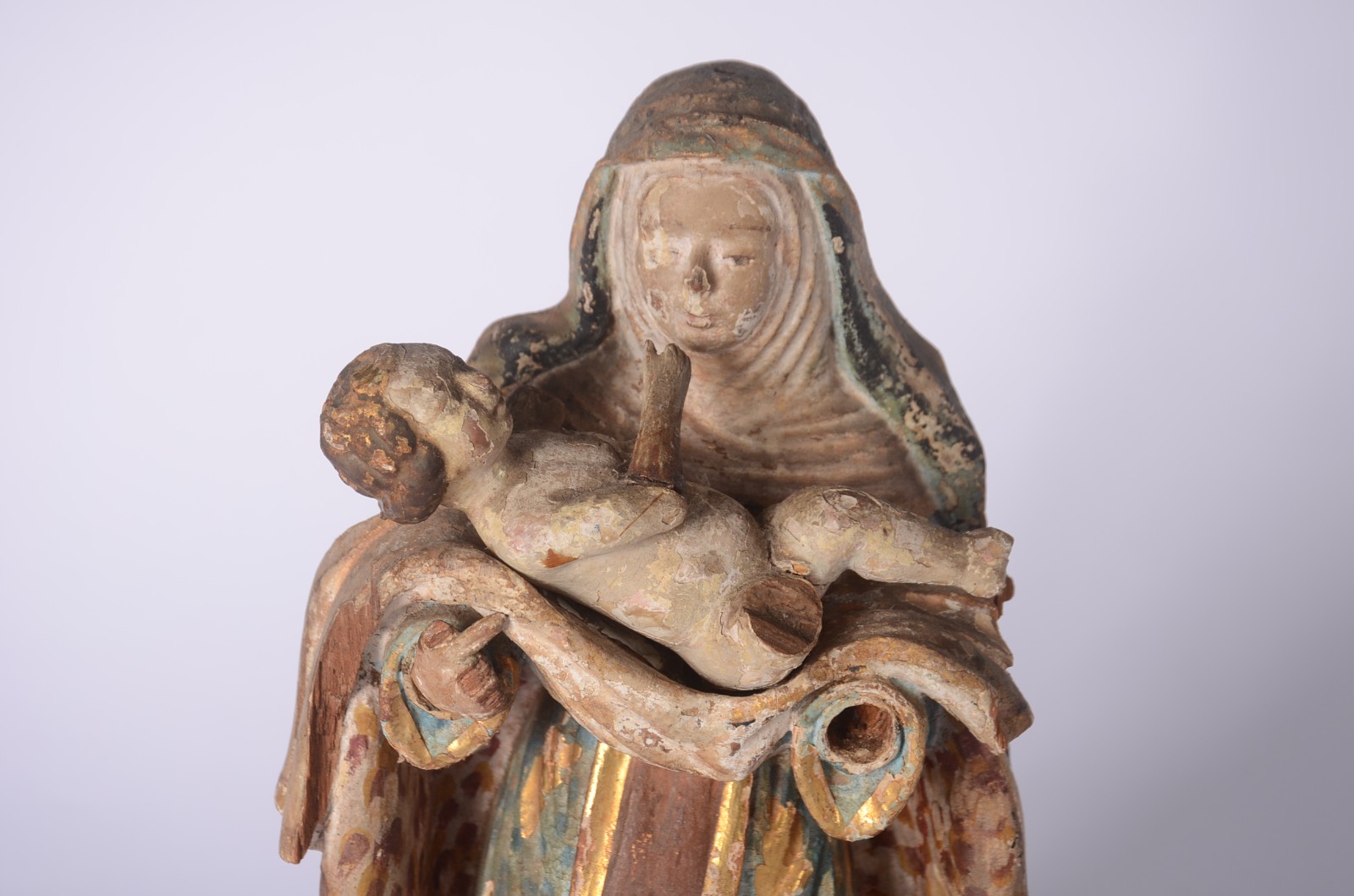 Nossa Senhora com menino - Antiga imagem de madeira entalhada e... - foto 6 de 8