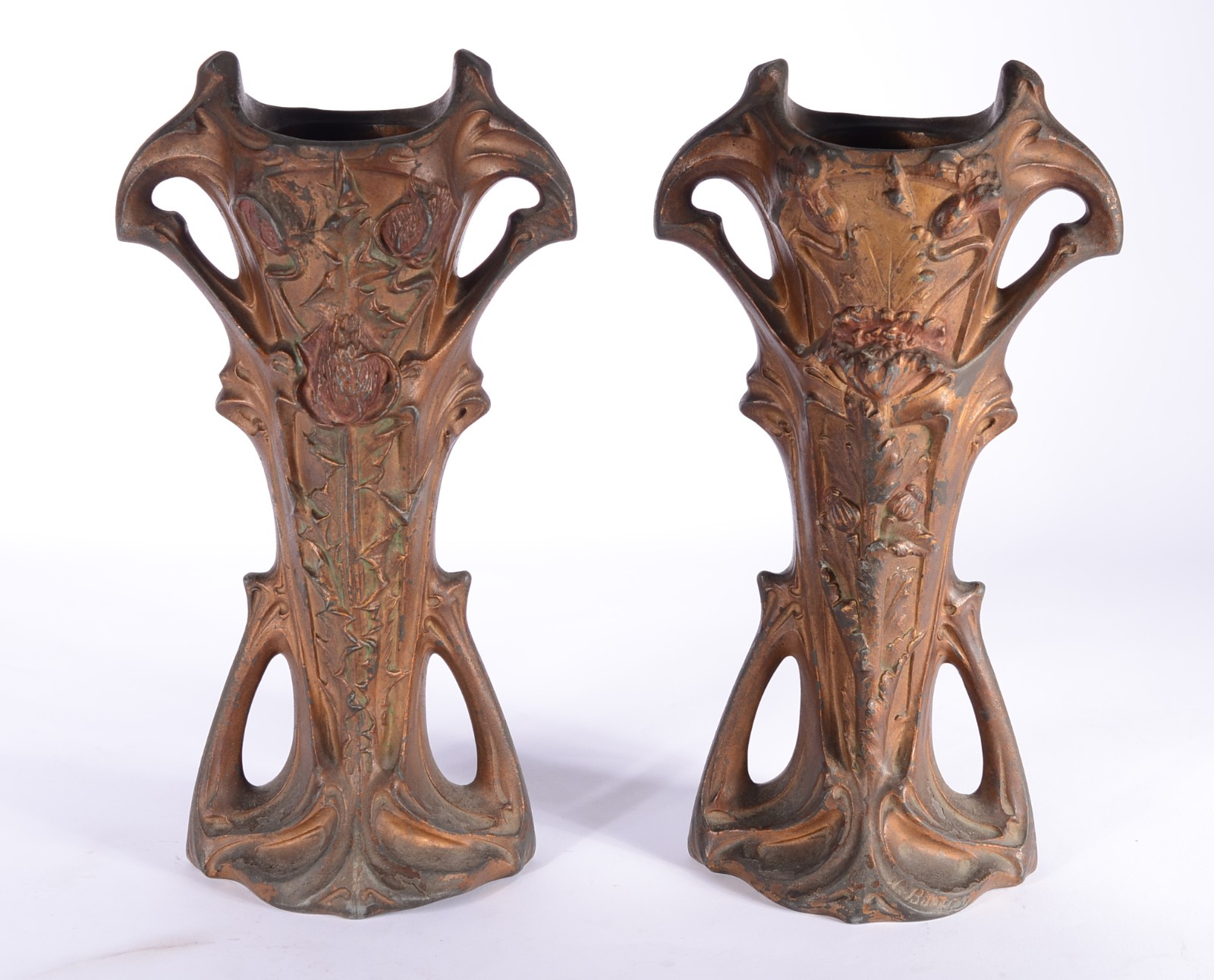 Par de vasos decorativos de bronze, estilo Art Nouveau. Pequenos... - foto 2 de 9