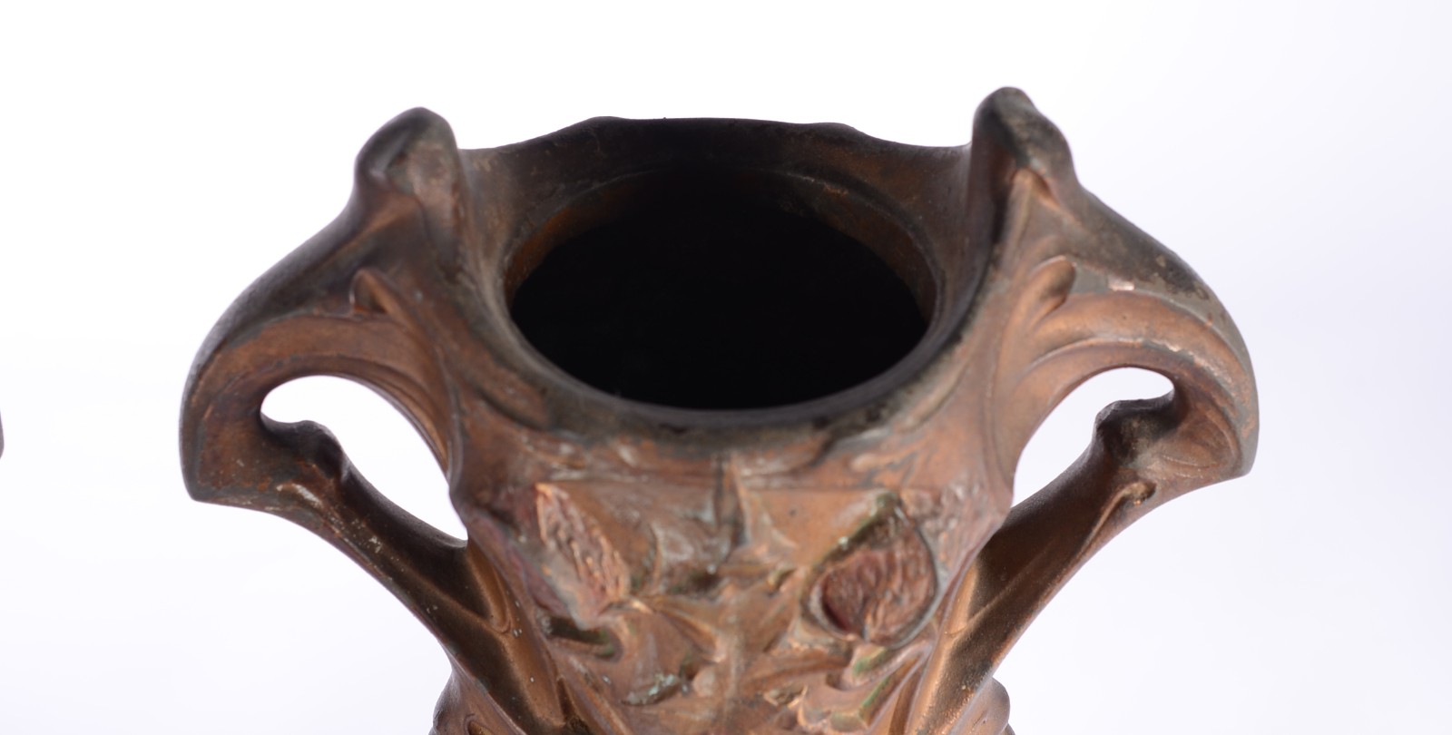 Par de vasos decorativos de bronze, estilo Art Nouveau. Pequenos... - foto 6 de 9