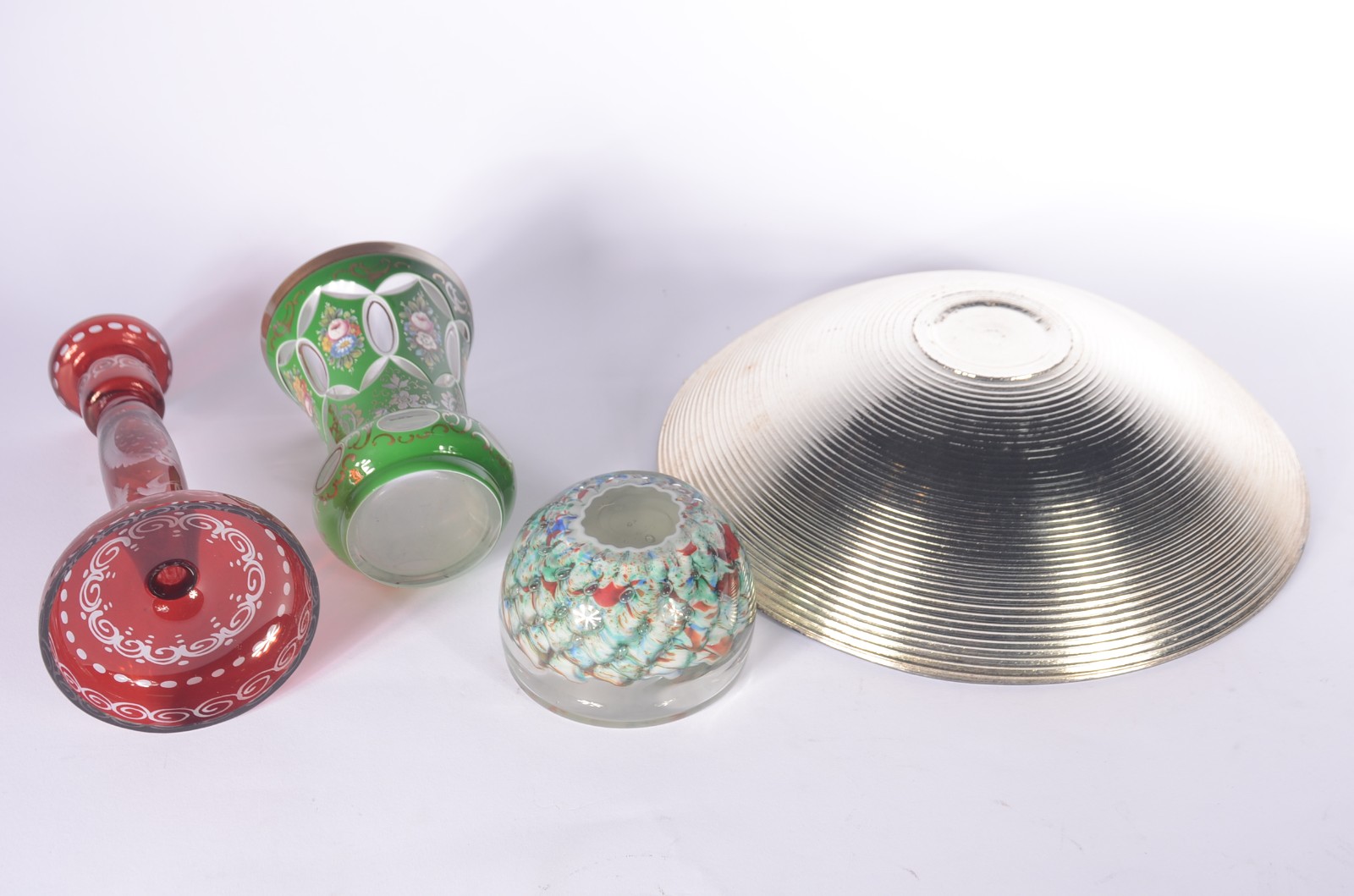 Quatro peças diversas de vidro/cristal decorativo, sendo: Fruteira... - foto 9 de 9