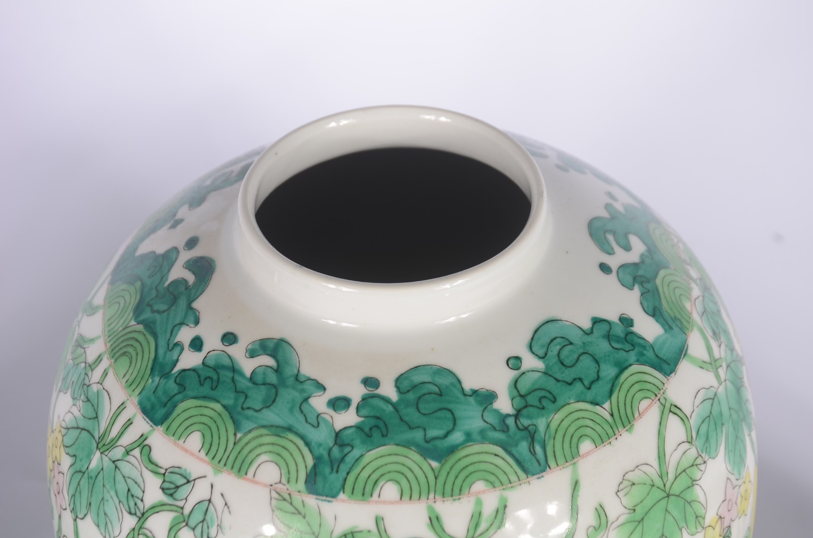 Três potiches de porcelana oriental policromada. - foto 8 de 11