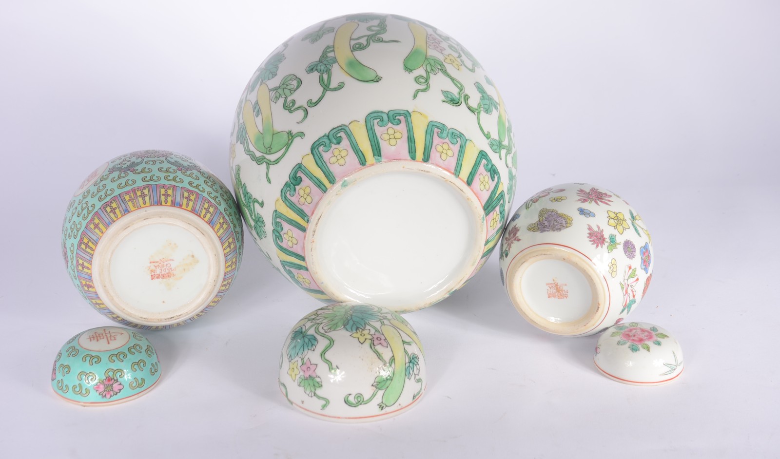 Três potiches de porcelana oriental policromada. - foto 9 de 11