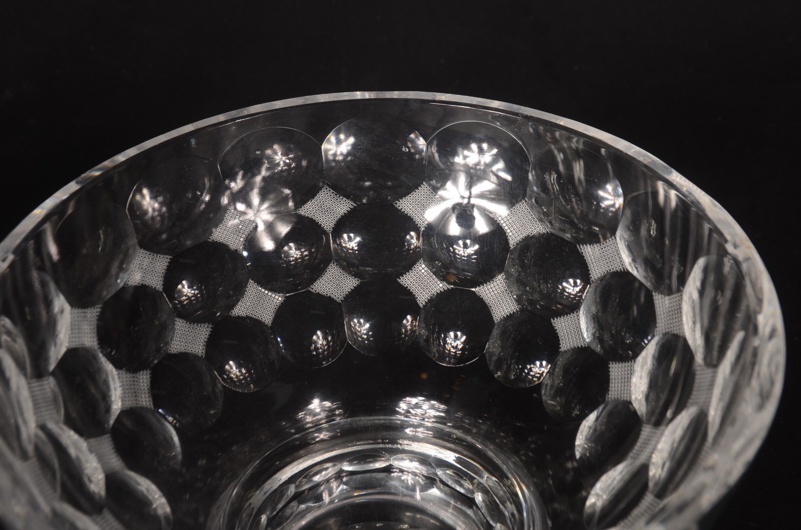 Bomboniere de cristal lapidado. - foto 6 de 9