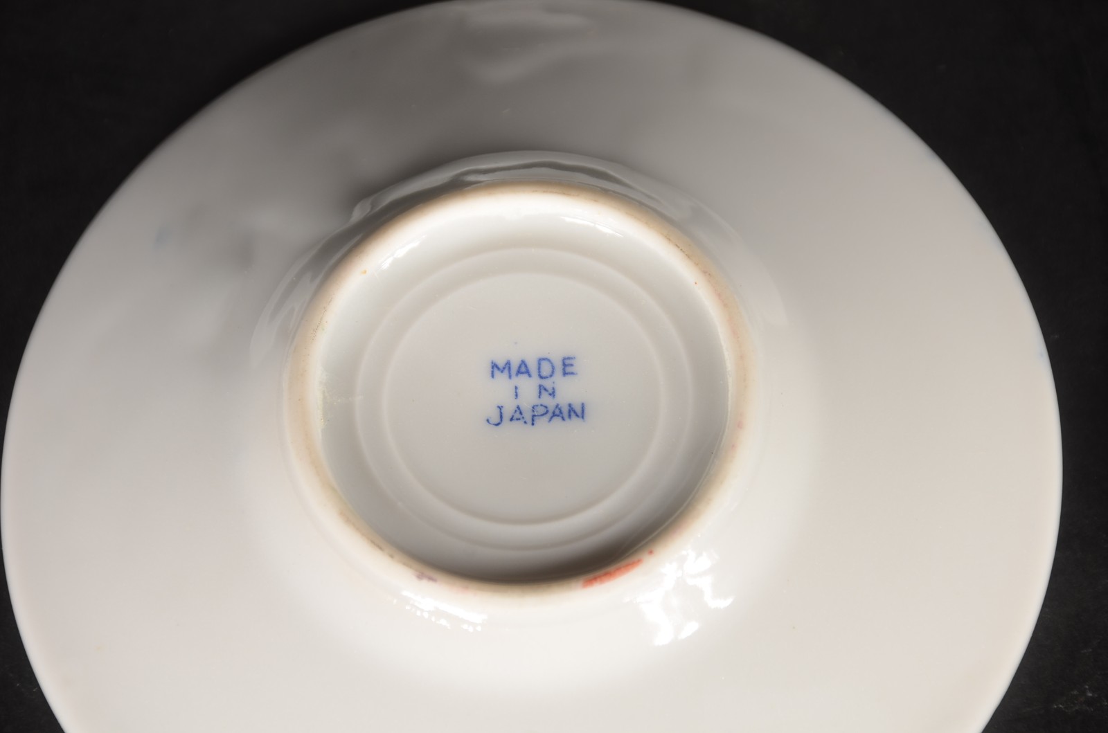 Conjunto com 12 xícaras de porcelana japonesa "pombinho". - foto 4 de 6
