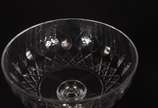 Diversas copos de cristal lapidado, diferentes ... - Diversas copos de cristal lapidado, diferentes formatos, sendo: 11 taças para champagne, 9 taças com alças (bicados), 6 cálices para vinho do Po...