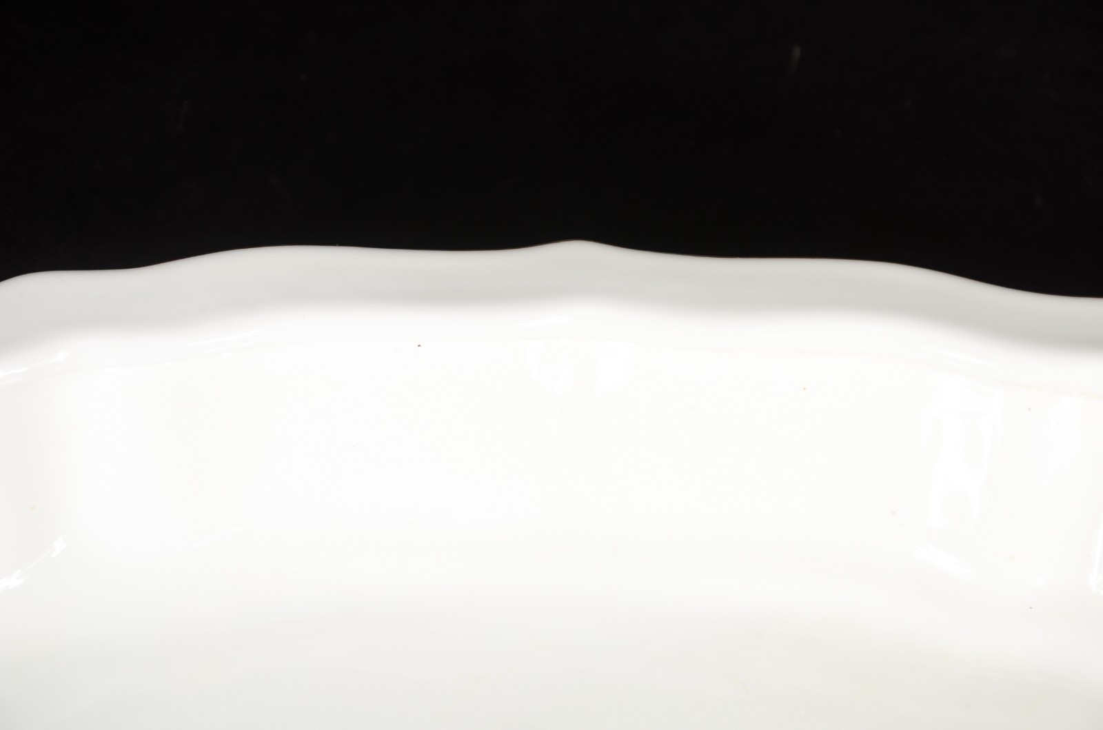 Bacia de porcelana oriental decorada com paisagens típicas em... - foto 4 de 7