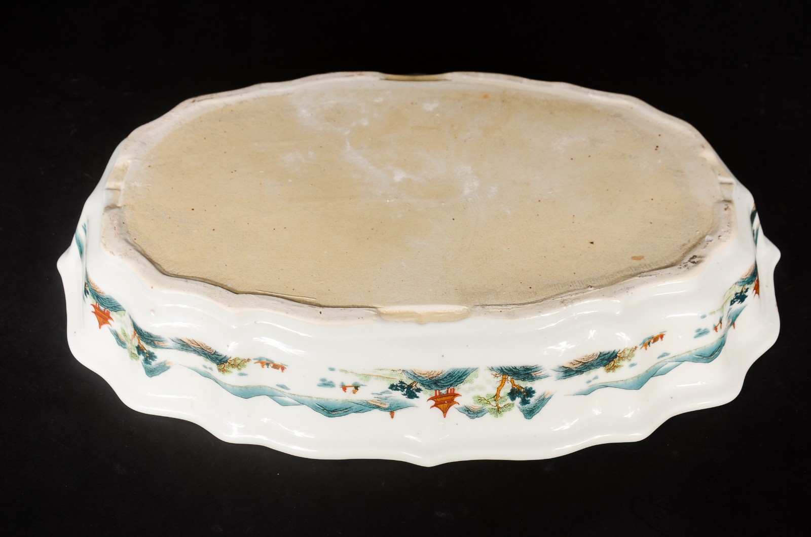 Bacia de porcelana oriental decorada com paisagens típicas em... - foto 7 de 7