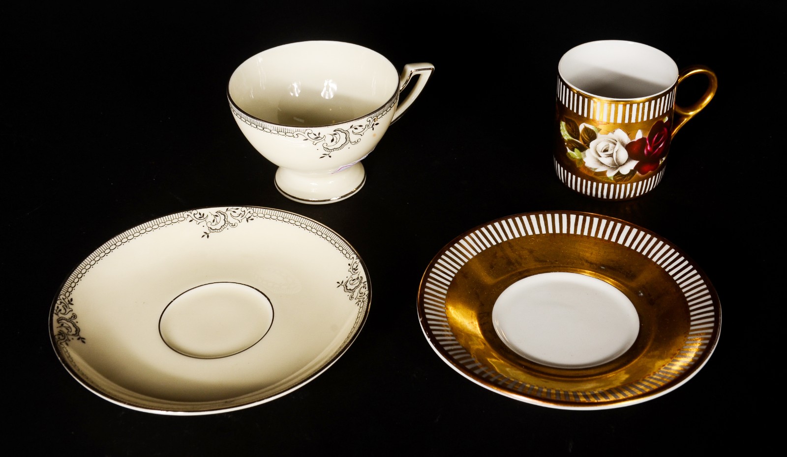Seis xícaras de café com pires de porcelana Bavaria. Acompanham 6... - foto 3 de 6