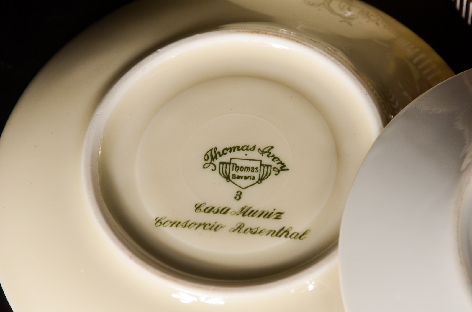 Seis xícaras de café com pires de porcelana Bavaria. Acompanham 6... - foto 5 de 6