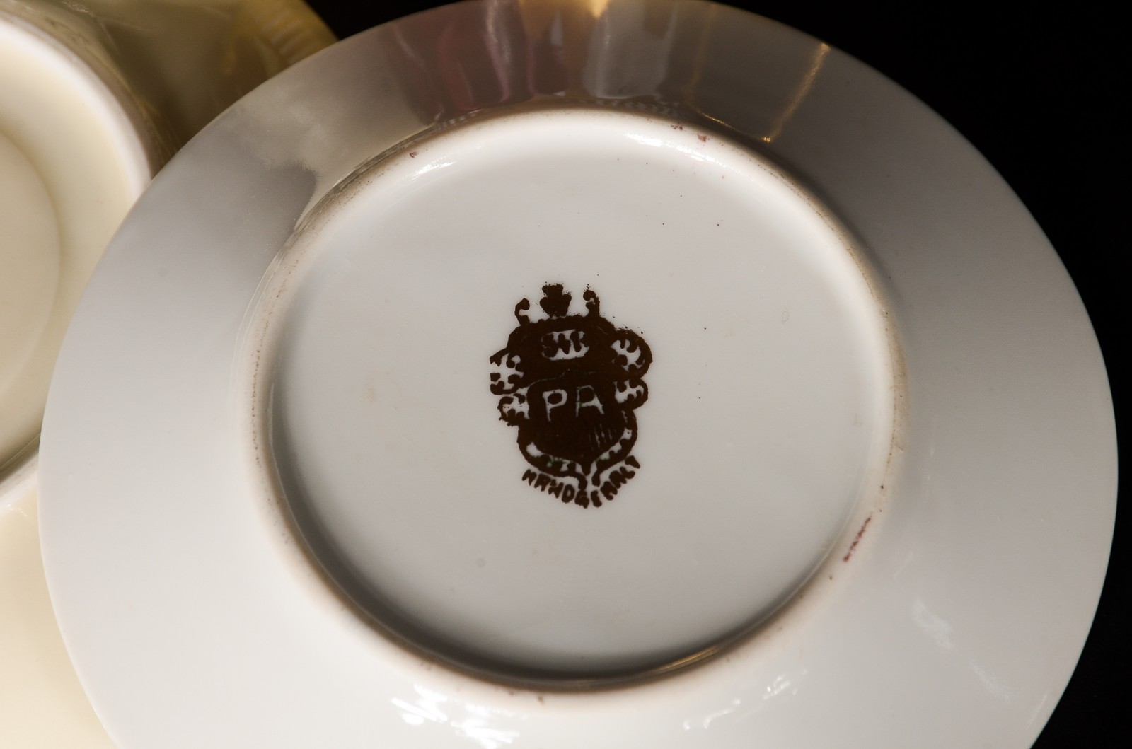 Seis xícaras de café com pires de porcelana Bavaria. Acompanham 6... - foto 6 de 6
