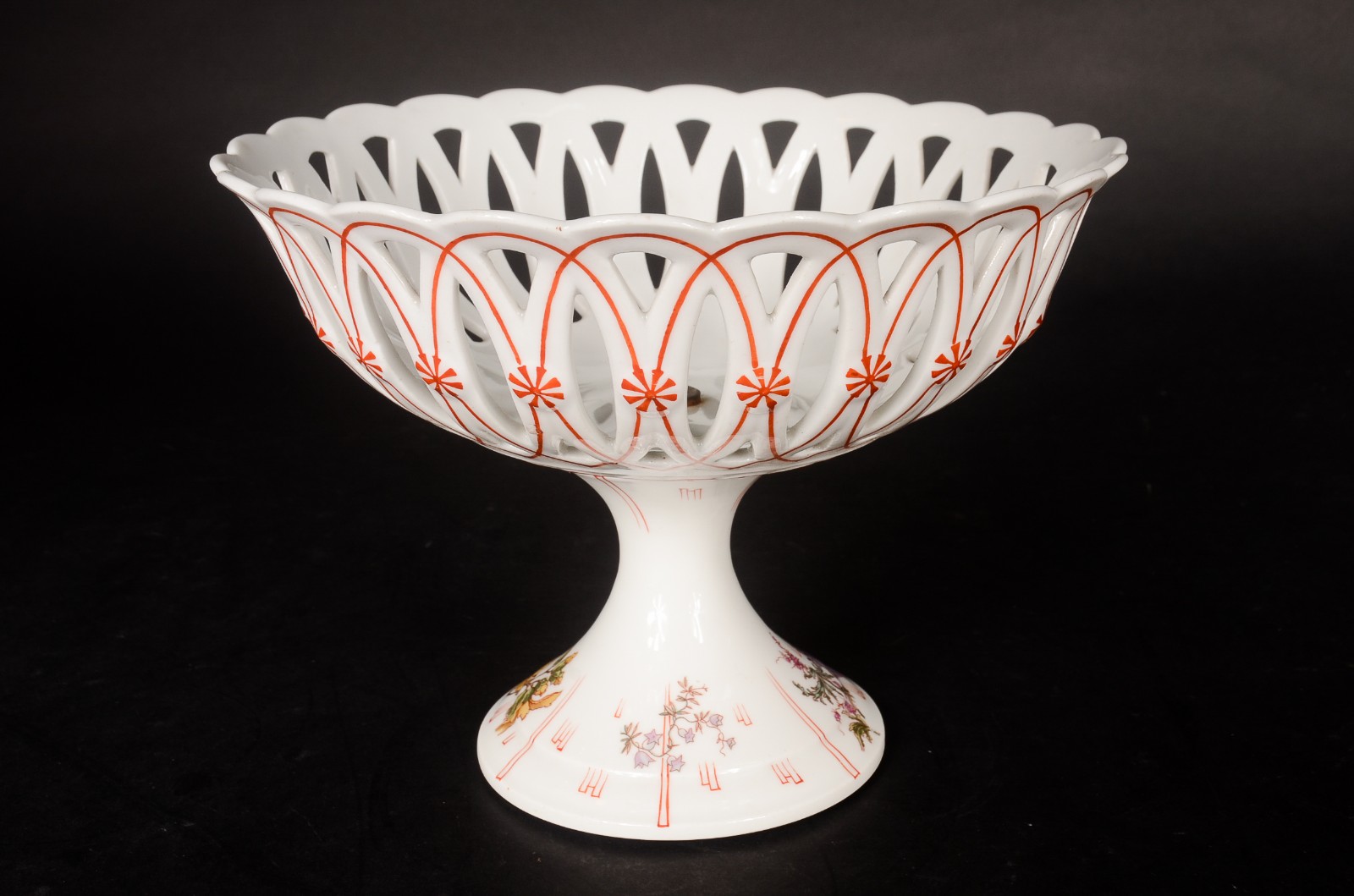 Fruteira de porcelana francesa D&C, fundo branco decorado com flores... - foto 5 de 10