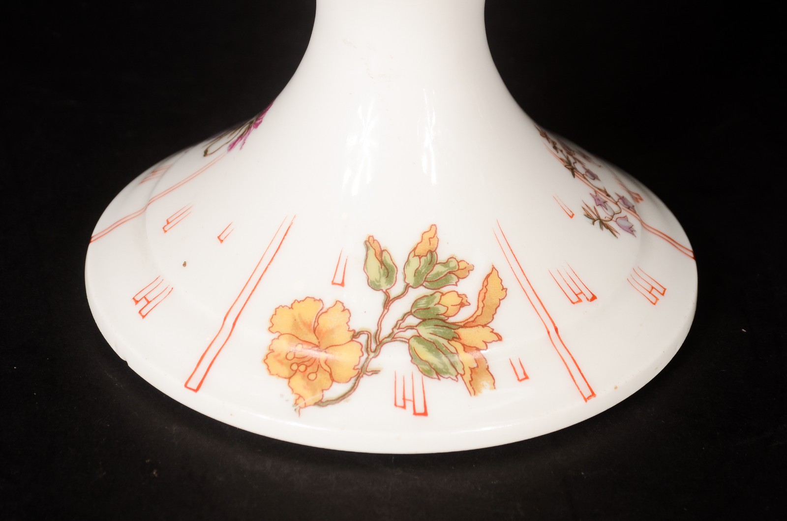 Fruteira de porcelana francesa D&C, fundo branco decorado com flores... - foto 6 de 10
