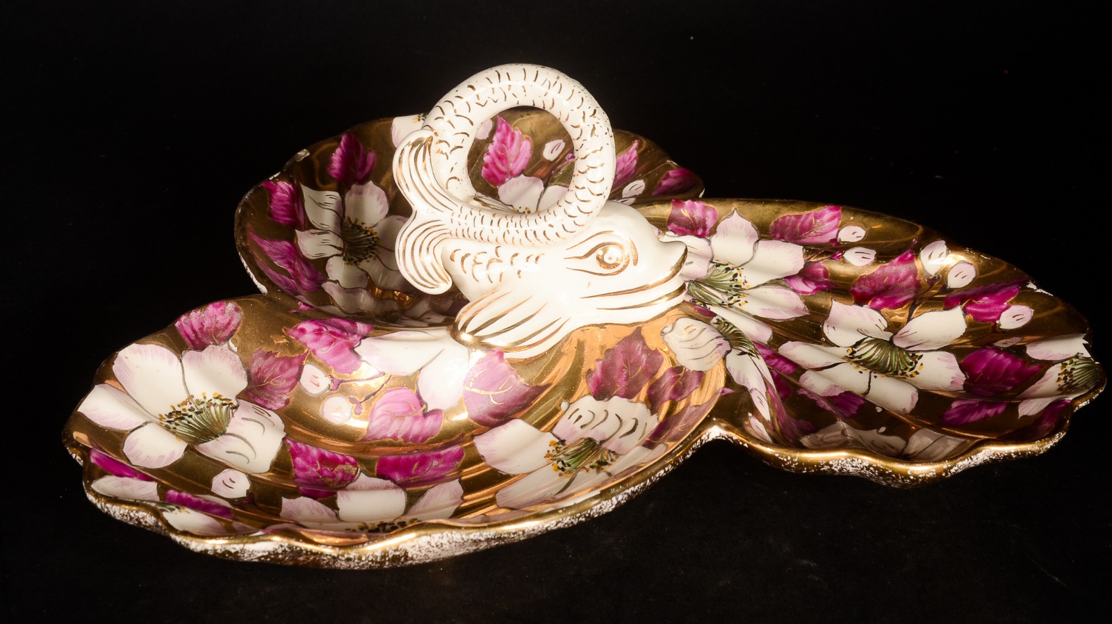 Tetê a tetê de porcelana com cena romântica policromada com 5 peças... - foto 2 de 11