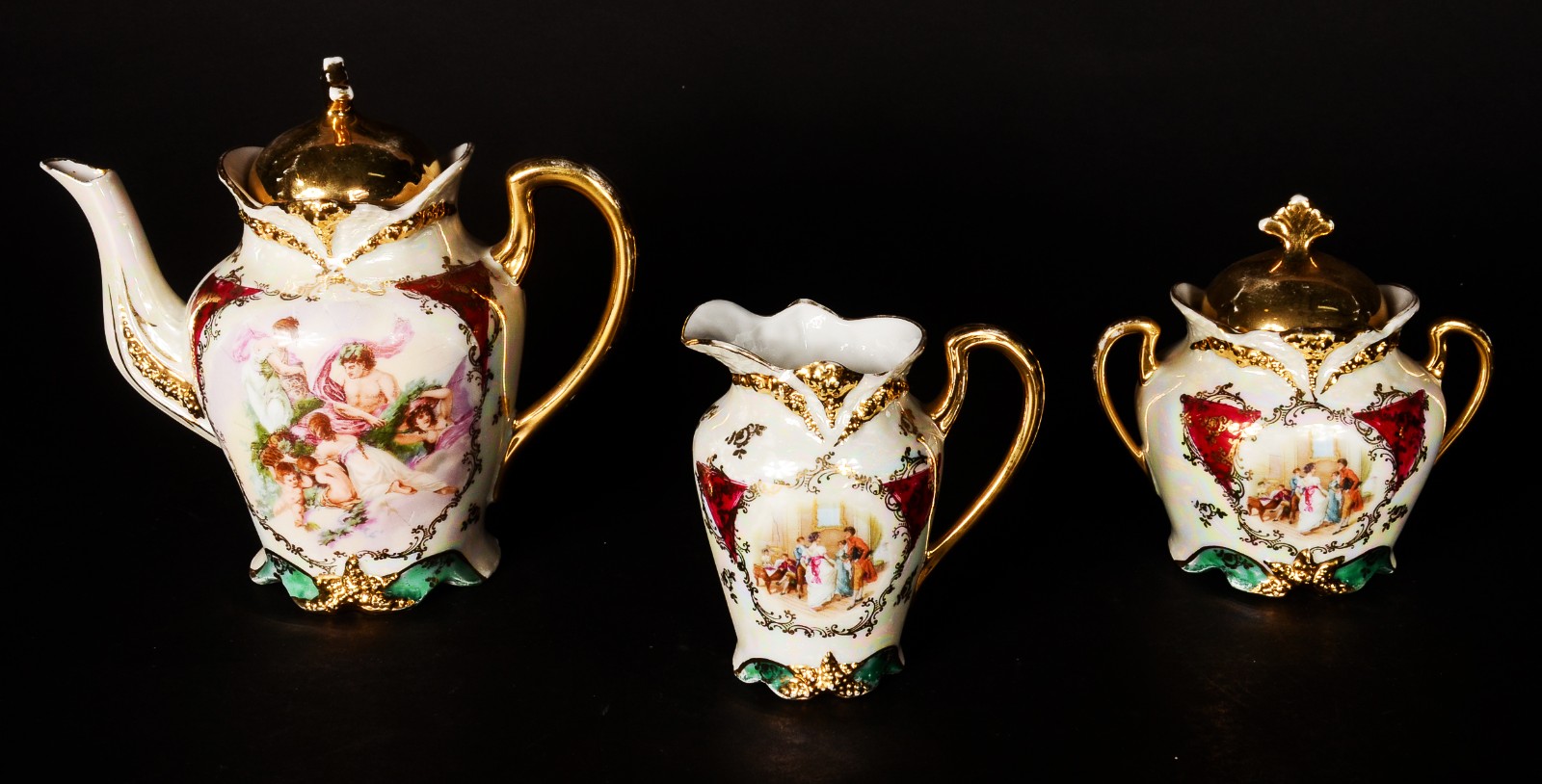 Tetê a tetê de porcelana com cena romântica policromada com 5 peças... - foto 7 de 11