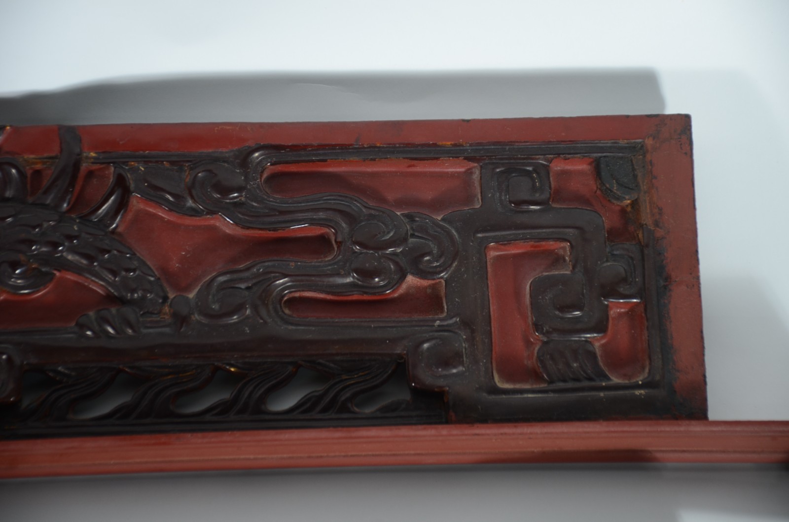 Tapete oriental com suporte de madeira para pendurar. (bordas com... - foto 6 de 9