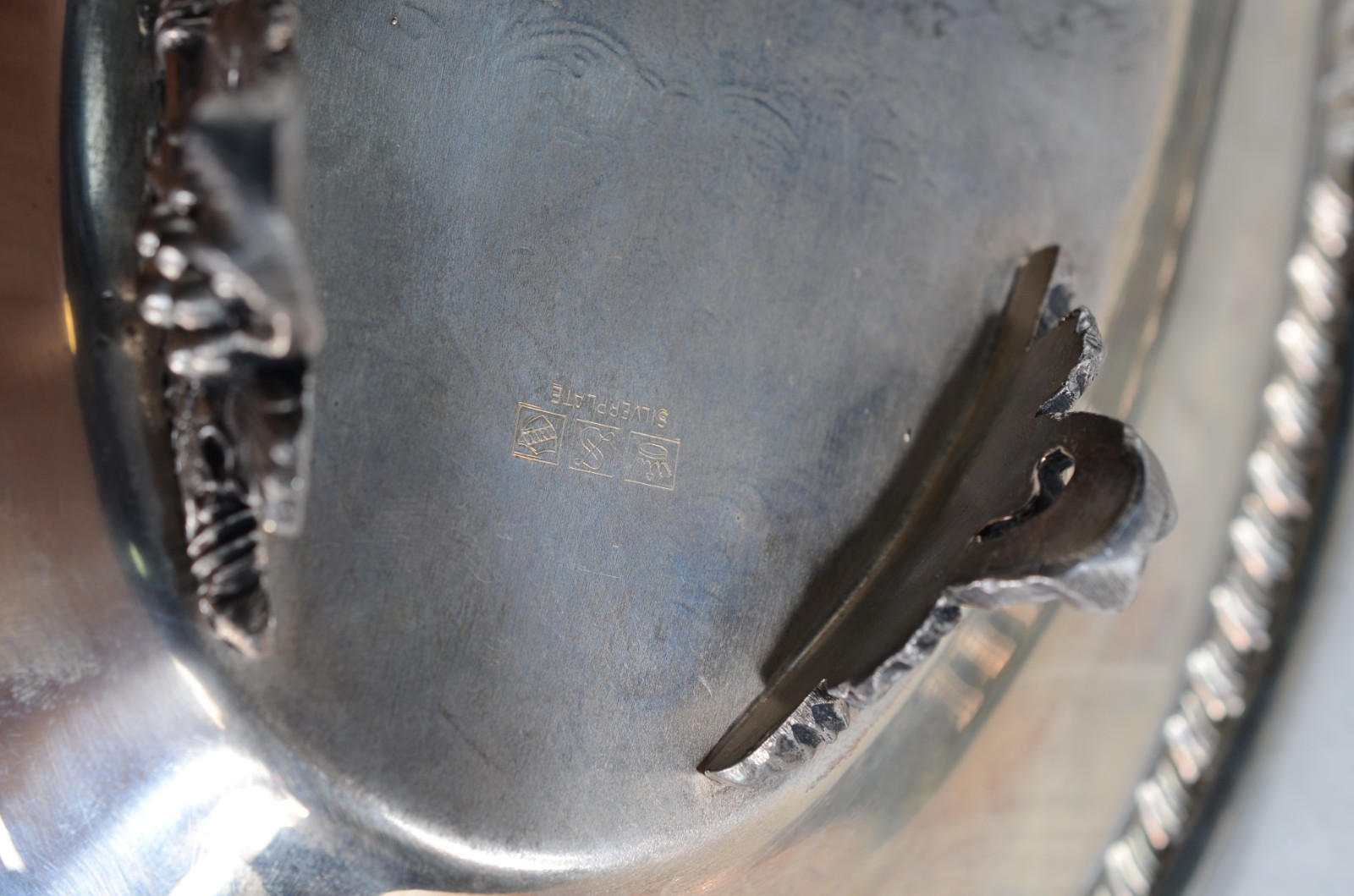 Diversas peças de metal prateado, sendo: porta pratos, porta... - foto 9 de 11