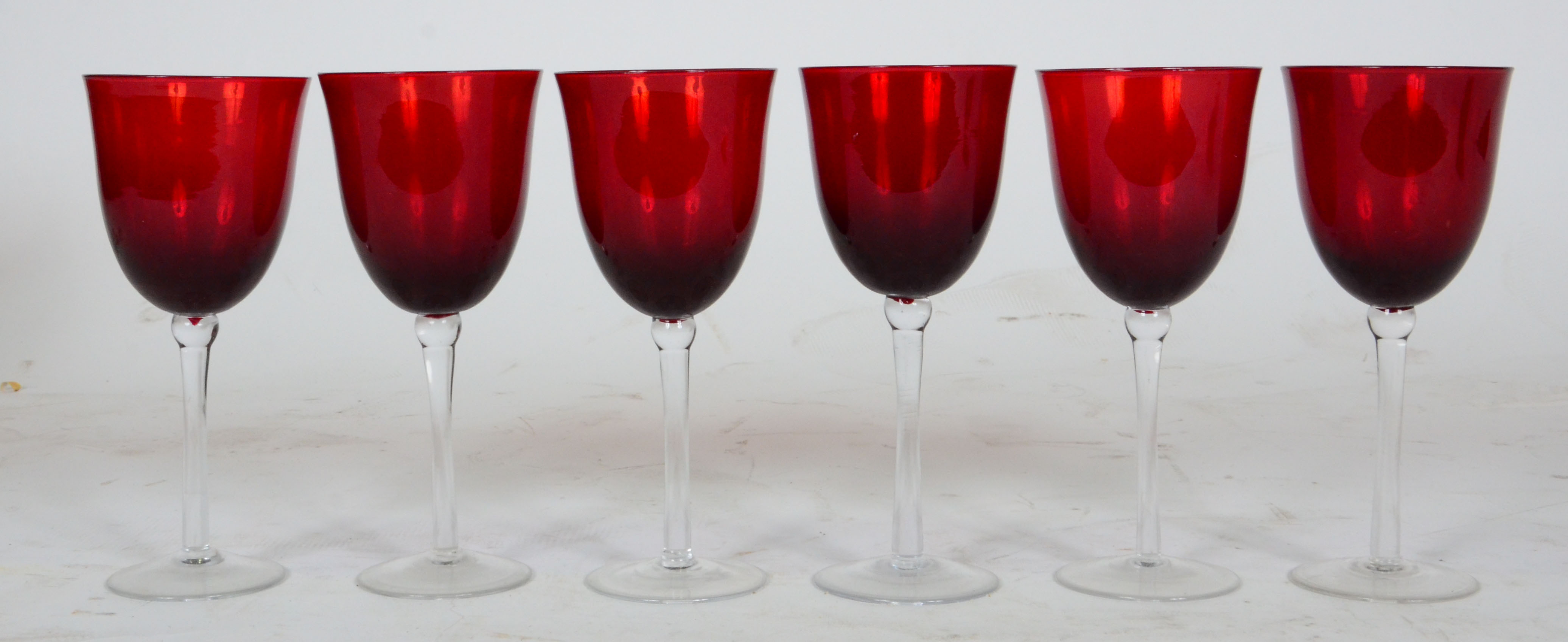 Seis taças de cristal vermelho para vinho branco - foto 1 de 2