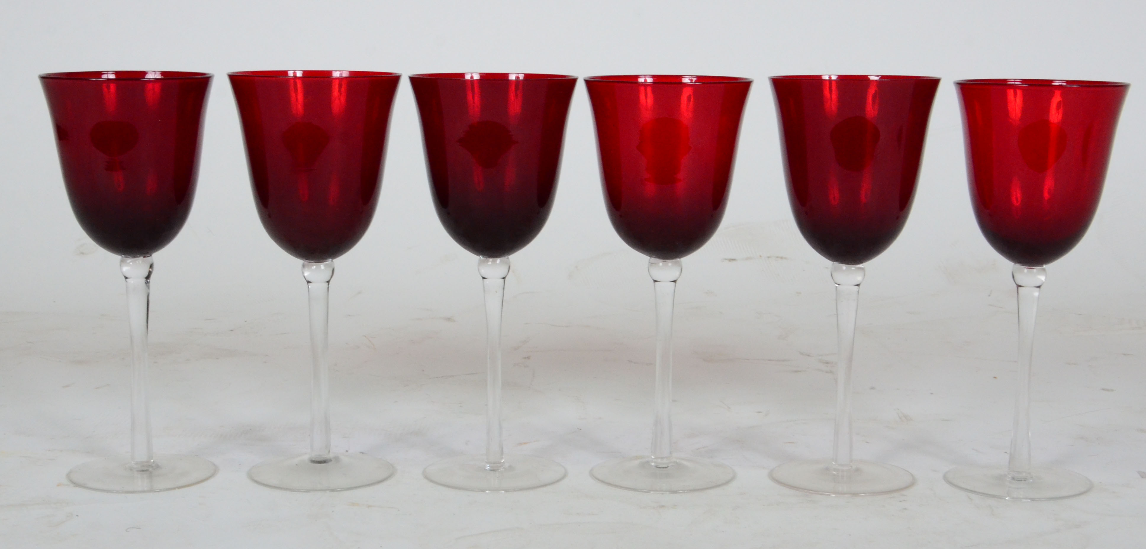 Seis taças de cristal vermelho para vinho tinto - foto 1 de 2