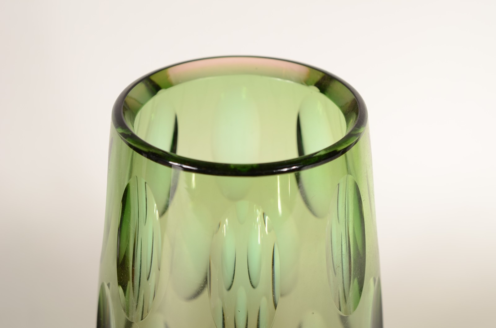 Vaso de cristal doublé âmbar/ verde com facetas ovais. - foto 3 de 5