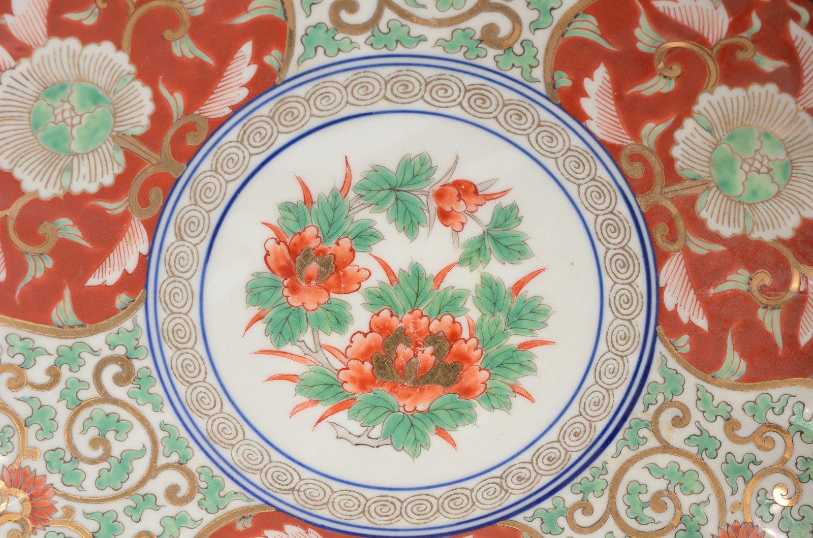 Serviço de porcelana japonesa, sendo: prato grande e 6 pratinhos. - foto 2 de 8