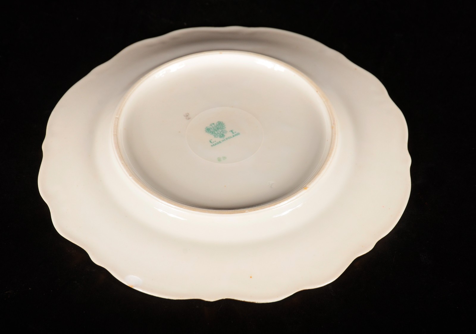 Aparelho de jantar de porcelana polonesa, fundo branco com flores em... - foto 4 de 6
