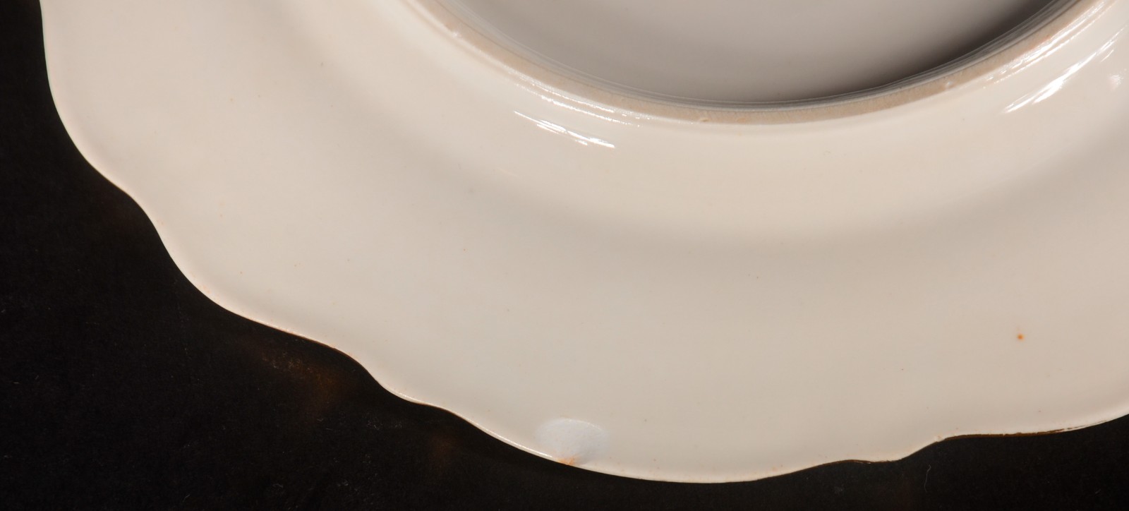 Aparelho de jantar de porcelana polonesa, fundo branco com flores em... - foto 6 de 6