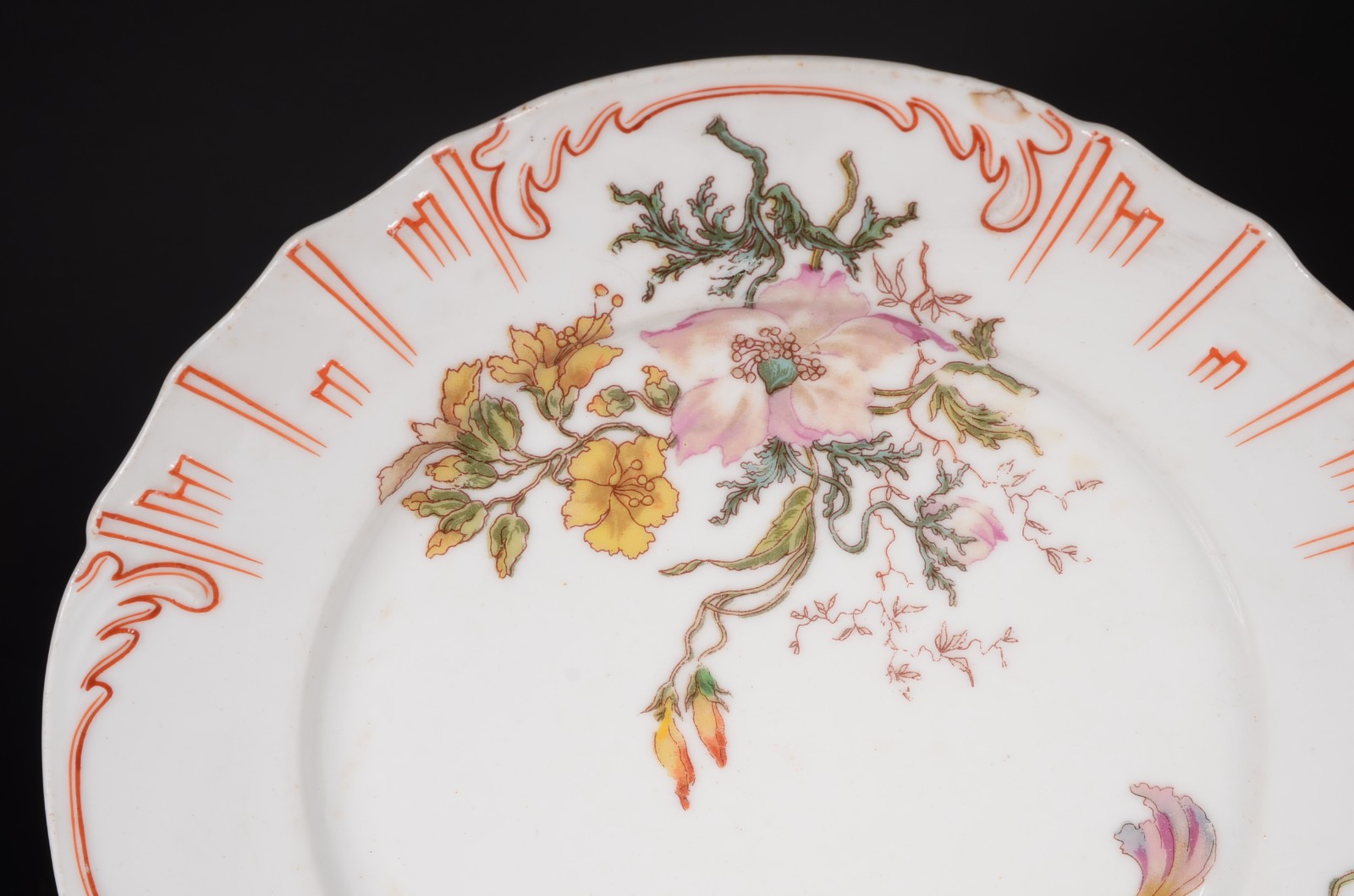 Aparelho de porcelana francesa Velho Paris, composto de: 13 pratos... - foto 2 de 11