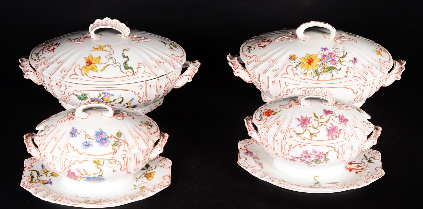 Aparelho de porcelana francesa Velho Paris, composto de: 13 pratos... - foto 6 de 11