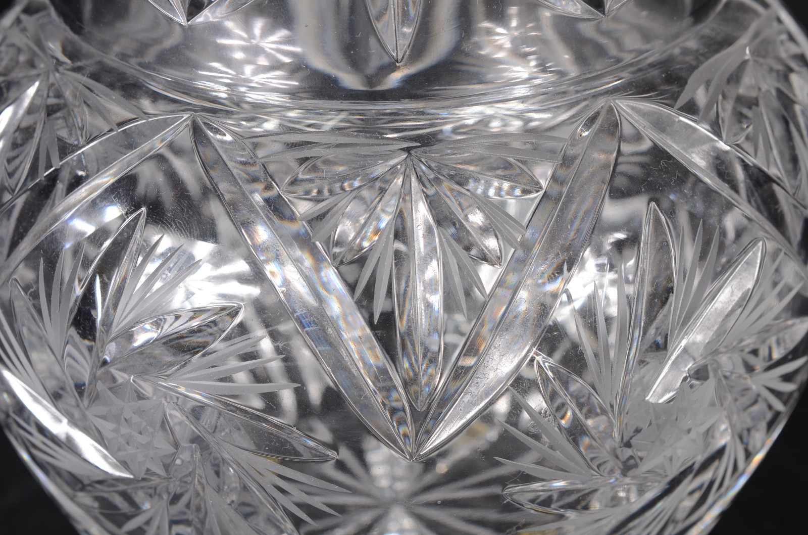 Bomboniere de cristal tcheco lapidado. - foto 6 de 9
