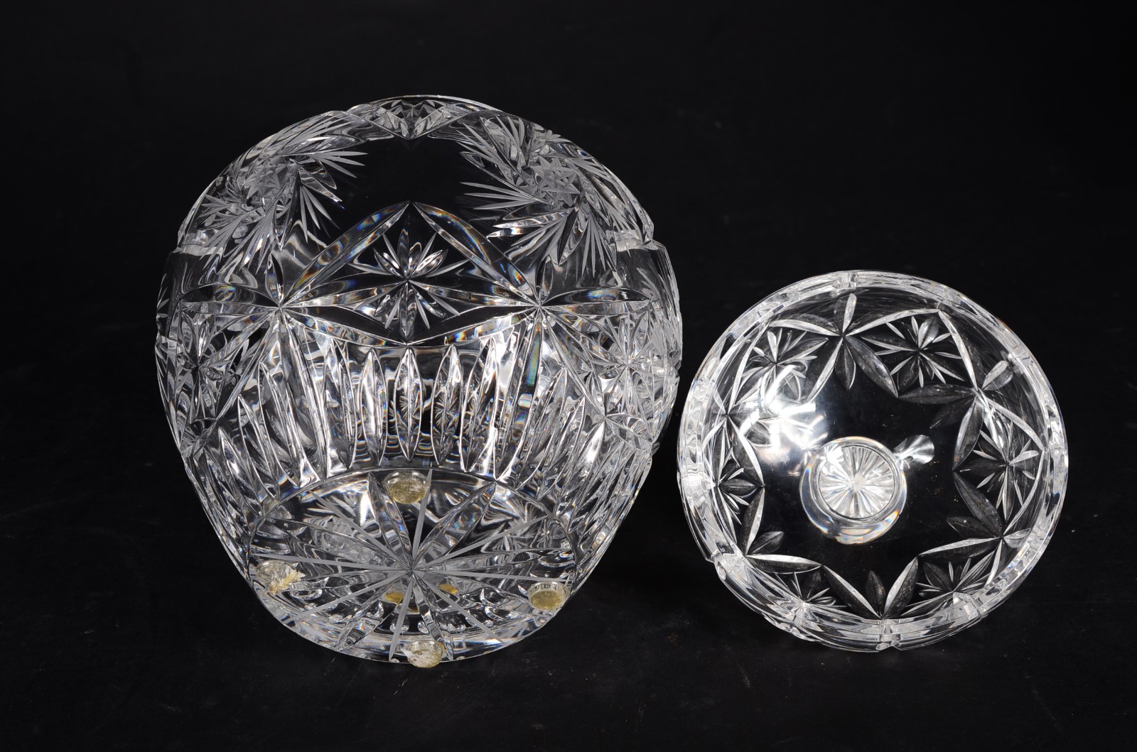 Bomboniere de cristal tcheco lapidado. - foto 9 de 9