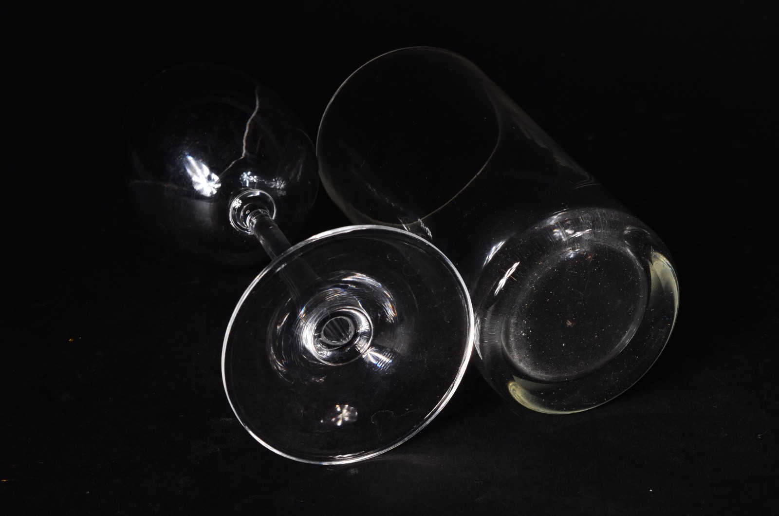 Diversas copos de cristal, sendo: 5 longos e 5 taças para vinho... - foto 5 de 5