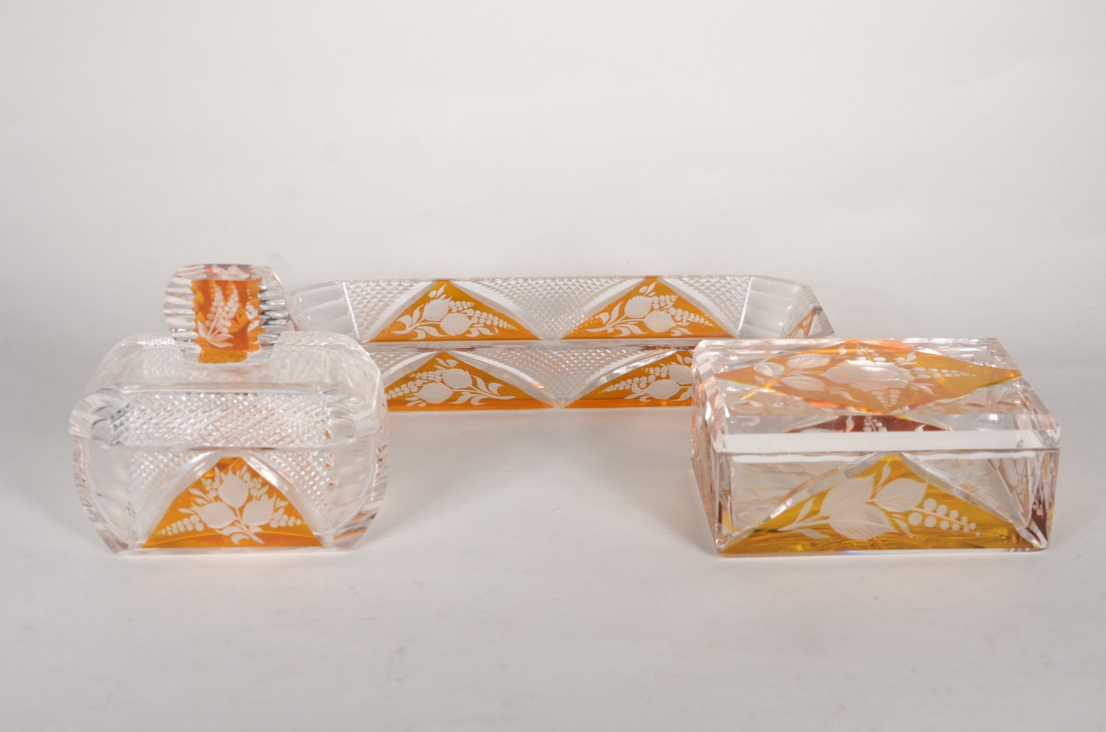 Conjunto para toilette com 3 peças de cristal doublé âmbar, sendo... - foto 1 de 11