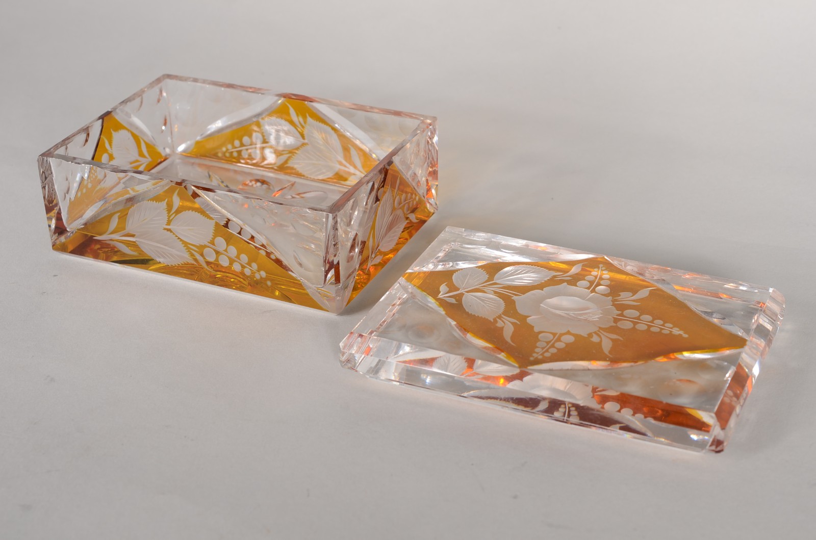 Conjunto para toilette com 3 peças de cristal doublé âmbar, sendo... - foto 6 de 11