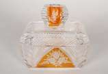 Conjunto para toilette com 3 peças de cristal d... - Conjunto para toilette com 3 peças de cristal doublé âmbar, sendo duas caixas e um porta escova.