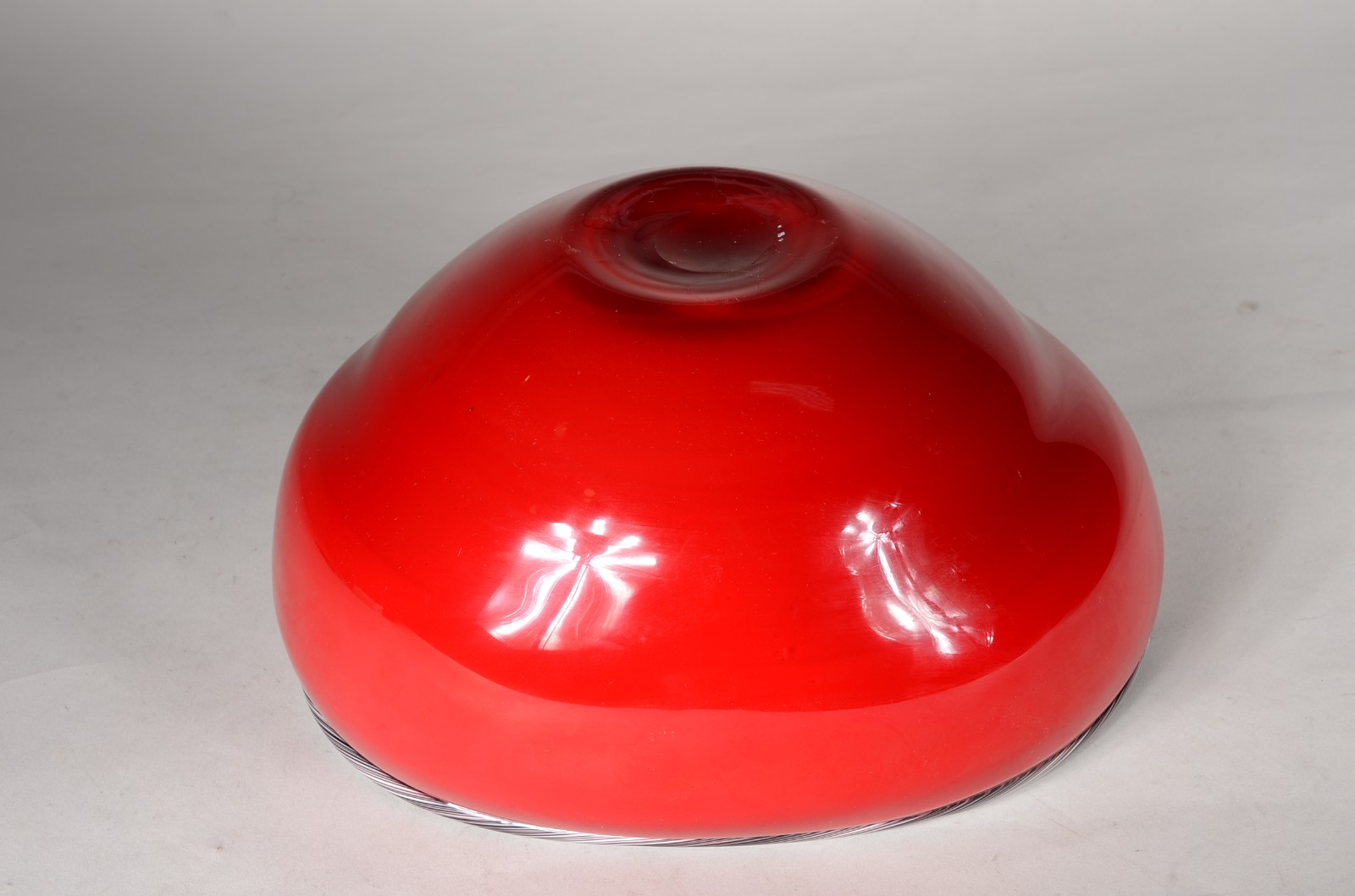Bowl de vidro decorativo vermelho e azul. - foto 4 de 4
