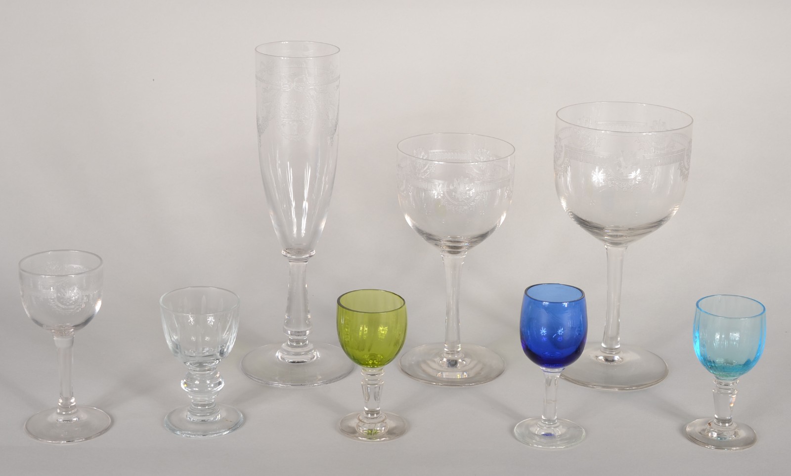 Oito taças diversas de cristal francês Saint Louis. Acompanham 8... - foto 2 de 8