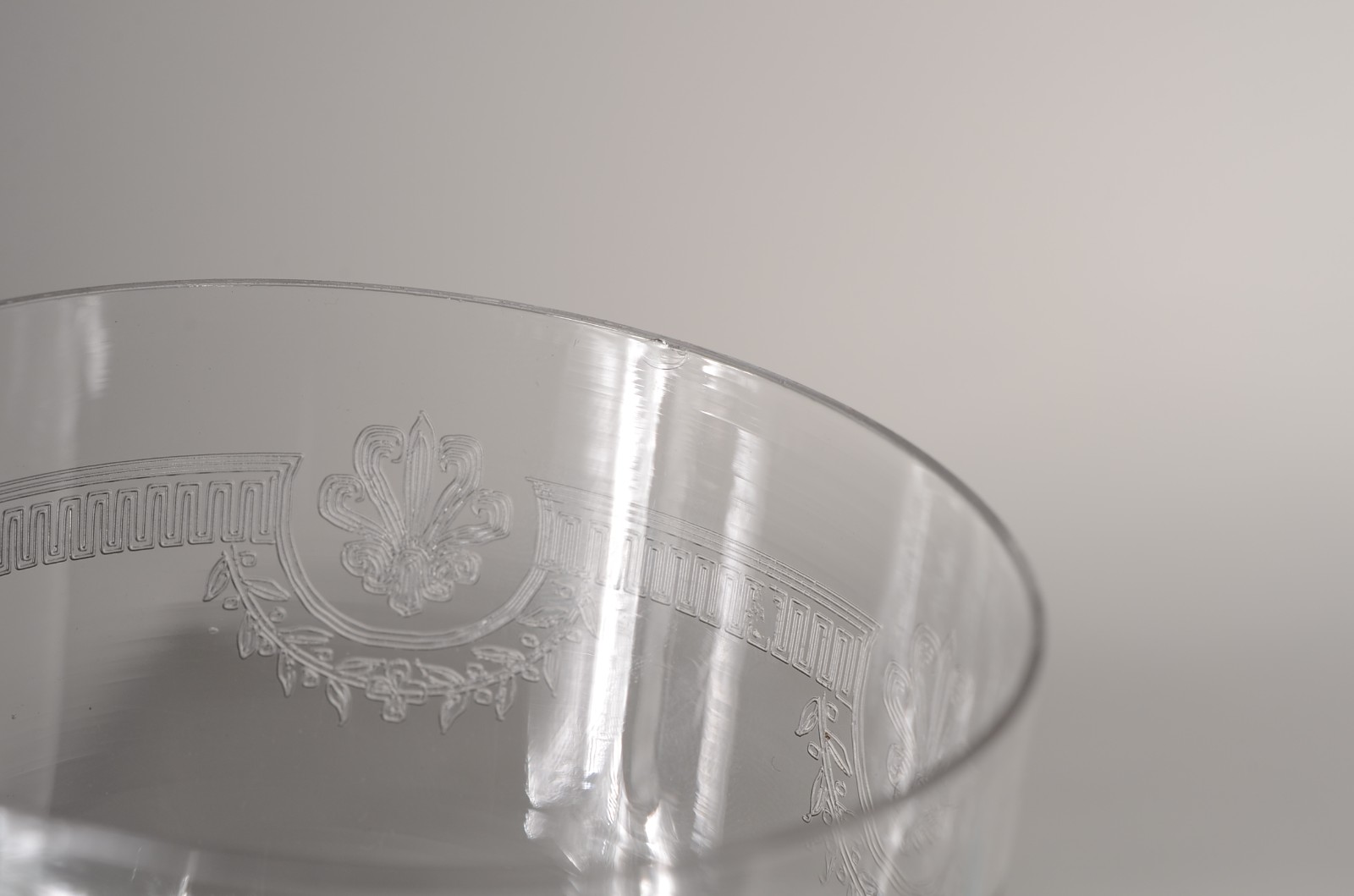 Oito taças diversas de cristal francês Saint Louis. Acompanham 8... - foto 5 de 8