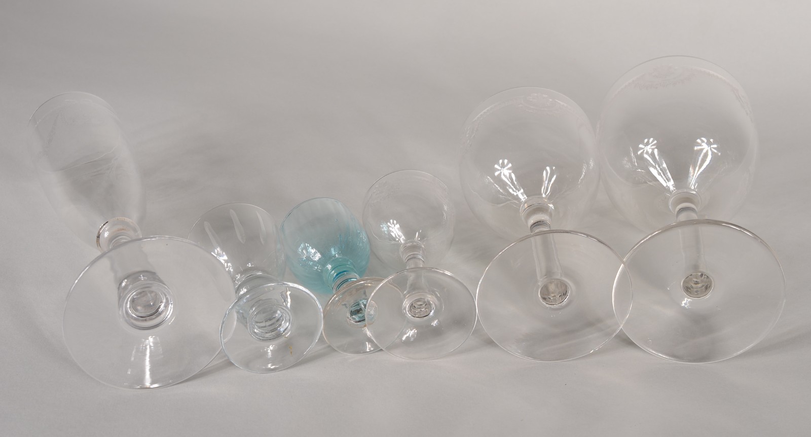 Oito taças diversas de cristal francês Saint Louis. Acompanham 8... - foto 8 de 8