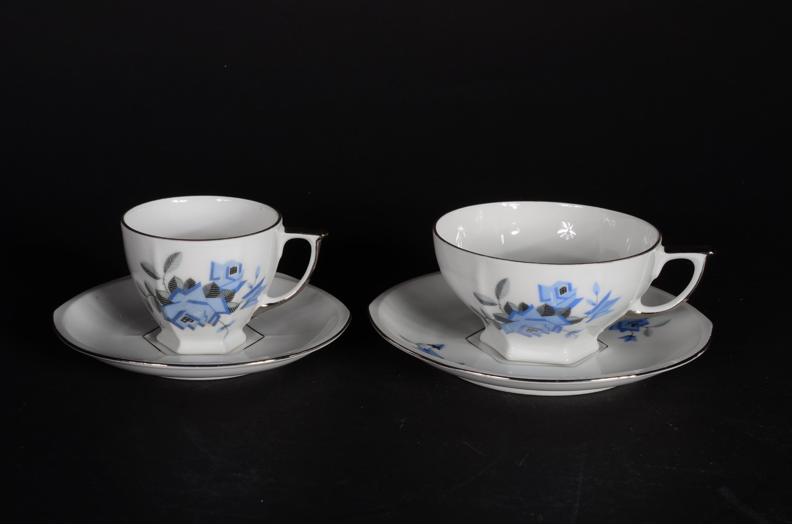 Aparelho para chá e café de porcelana tcheca floral azul com frisos... - foto 3 de 10