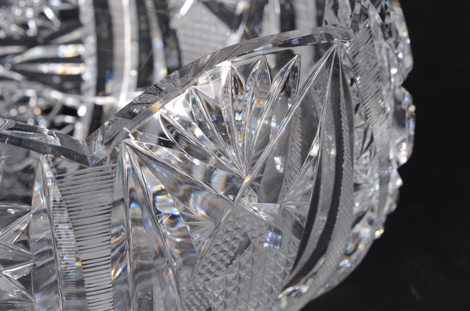 Fruteira na forma de gondola de cristal tcheco lapidado. - foto 2 de 8